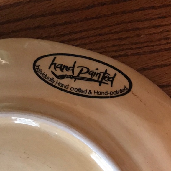 Hand painted peach plate with wavy edge - Picture 3 of 6